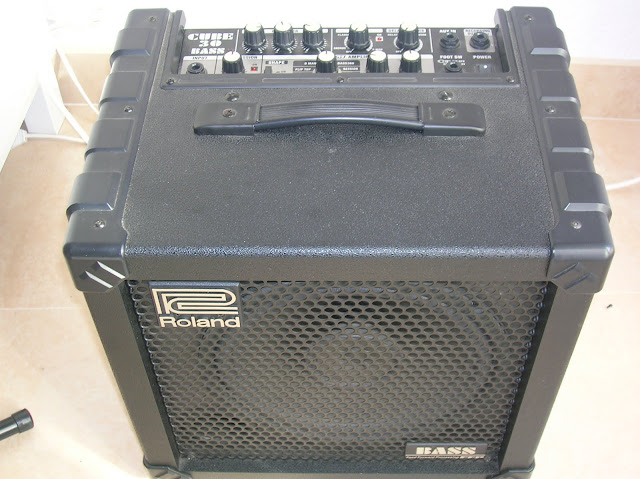 VENDO ROLAND CUBE 30 BASS. envío incluido. 175€ - WWW.BAJISTAS.ORG